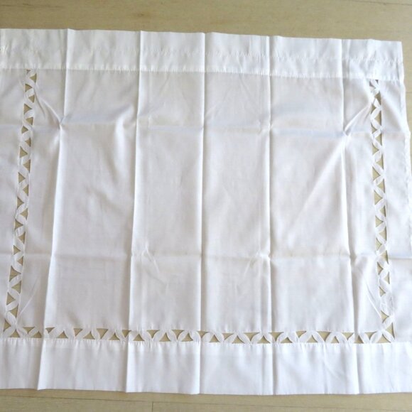 Pair of 2 Curtain Panels White Lattice Edge 29" w x 24" L New Open Package - Picture 6 of 7